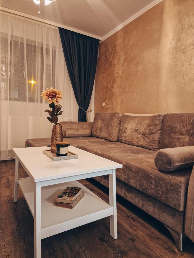 Immocity Oradea Buitenkant foto