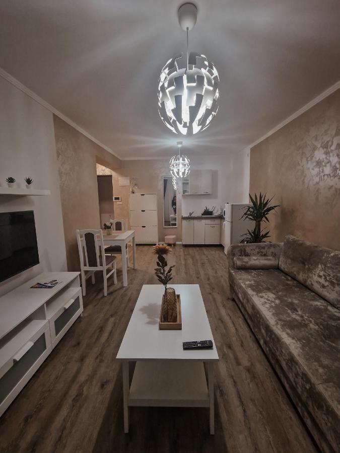 Immocity Oradea Buitenkant foto